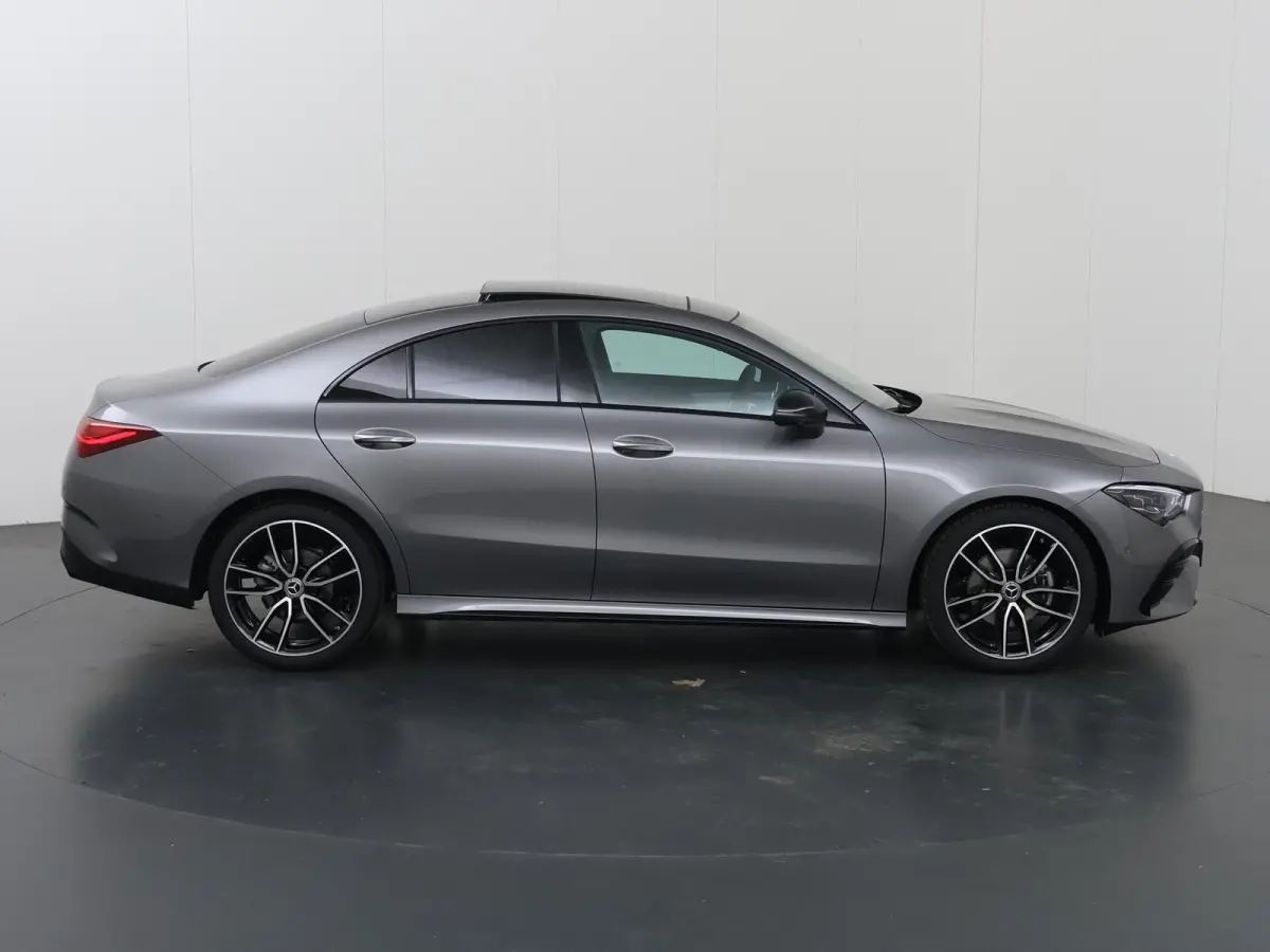 180 Business Solution AMG | Panoramaschuifdak | AMG Line Plus | Night pakket | Head-up display | 360° camera | 19"AMG velgen |
