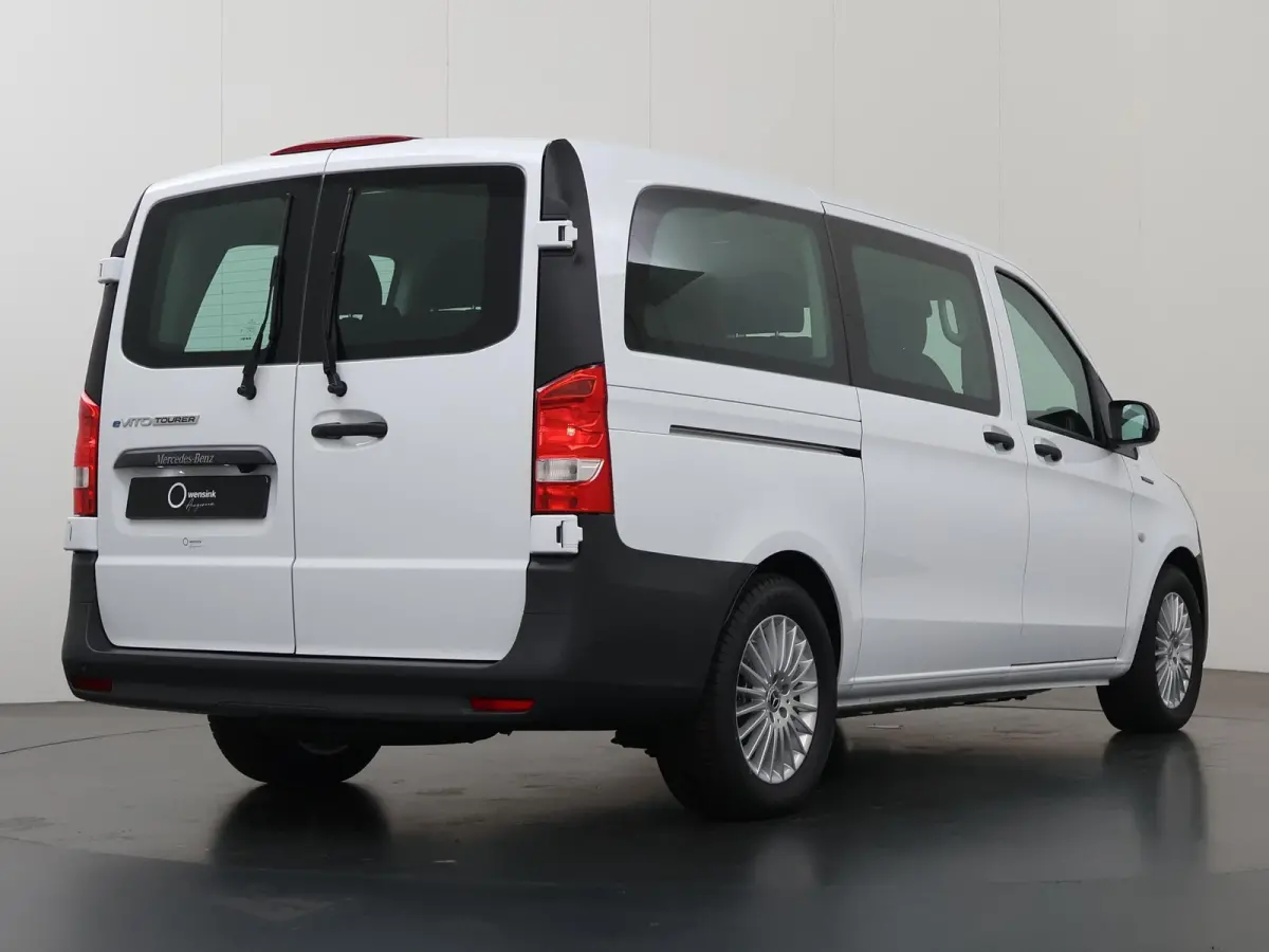 129 L2 PRO 90kWh | 8-PERSOONS | Snelladen 110 KWh | Navigatie | Parkeerpakket | Comfortbestuurdersstoel  |Dodehoekassistent | 8 Zitplaatsen |