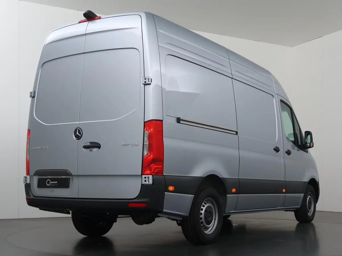 317 CDI L2 H2 RWD PRO | Smartphone integratie pakket | 10.25" MBUX Systeem | Achteruitrijcamera | 3500 KG Trekgewicht |