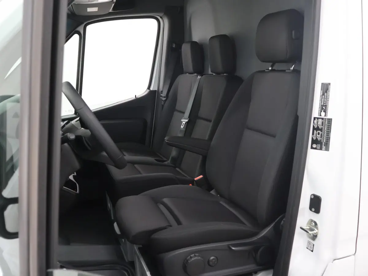 414 L2 H2 RWD PRO 81kWh | 2000kg trekgewicht | 115KW laden | 100% elektrisch | Achteruitrijcamera | Standkachel | Stoelverwarming |