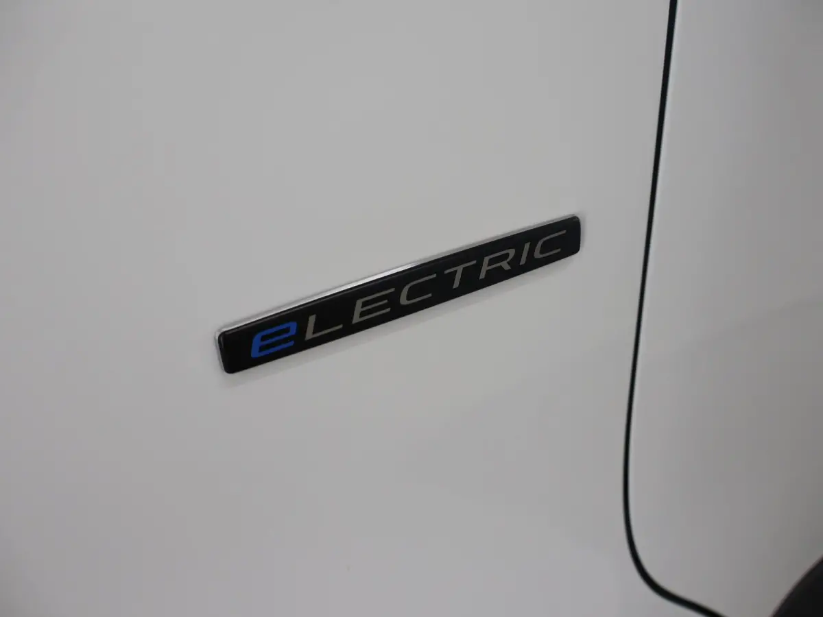 414 L2 H2 RWD PRO 81kWh | 2000kg trekgewicht | 115KW laden | 100% elektrisch | Achteruitrijcamera | Standkachel | Stoelverwarming |