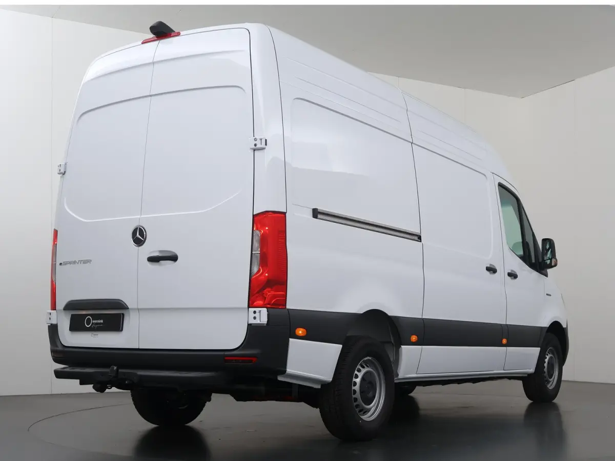 414 L2 H2 RWD PRO 81kWh | 2000kg trekgewicht | 115KW laden | 100% elektrisch | Achteruitrijcamera | Standkachel | Stoelverwarming |