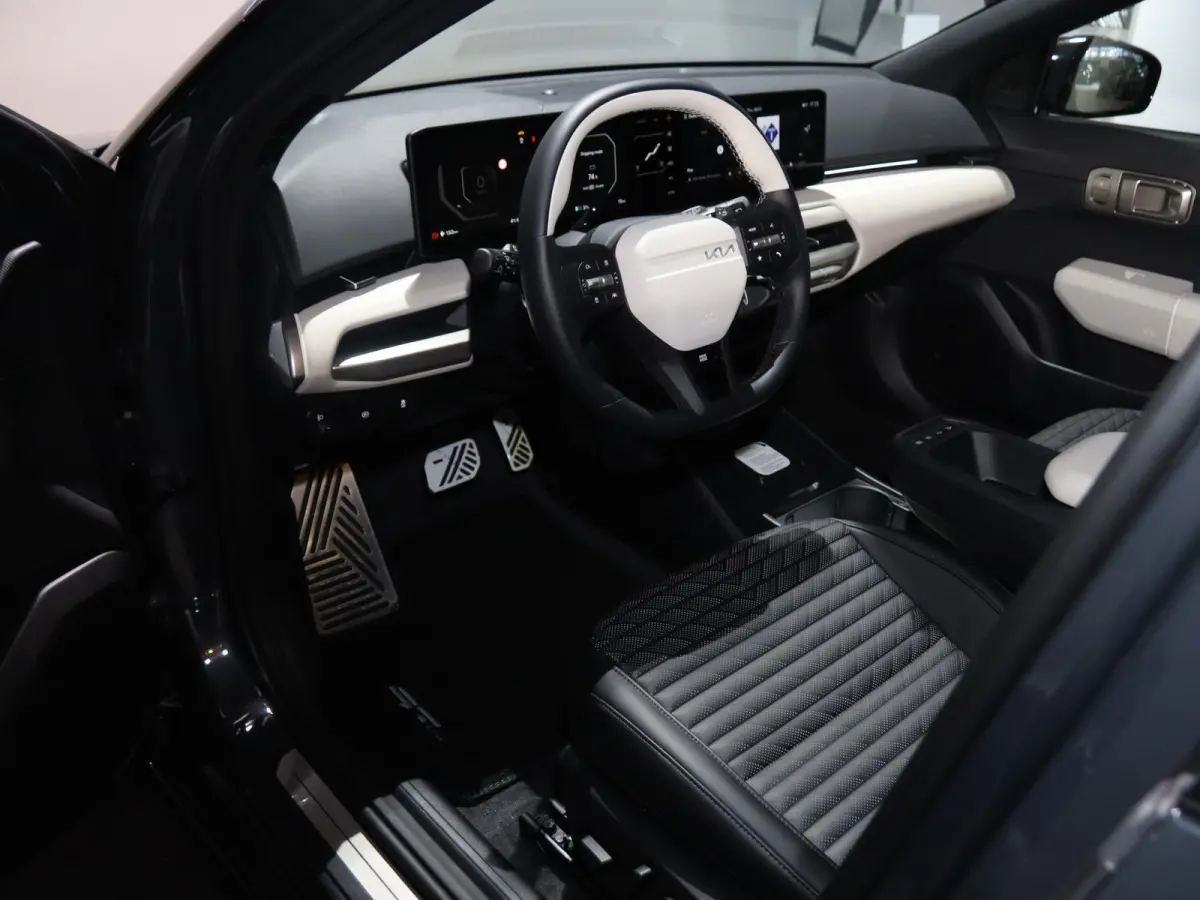 GT-Line Business Edition 81.4 kWh | Adaptieve cruise control | Stoel- en stuurwielverwarming | Achteruitrijcamera | 19" LM velgen GT-Line | LED-koplampen |
