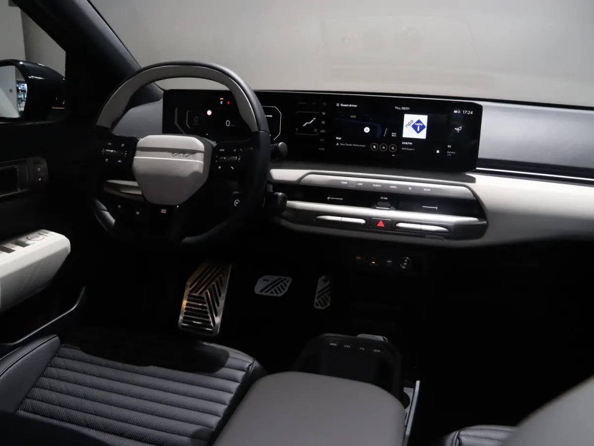 GT-Line Business Edition 81.4 kWh | Adaptieve cruise control | Stoel- en stuurwielverwarming | Achteruitrijcamera | 19" LM velgen GT-Line | LED-koplampen |
