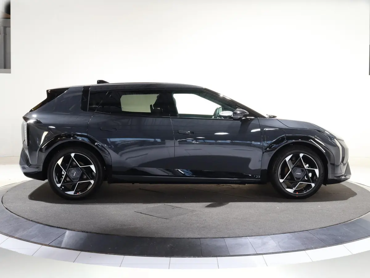 GT-Line Business Edition 81.4 kWh | Adaptieve cruise control | Stoel- en stuurwielverwarming | Achteruitrijcamera | 19" LM velgen GT-Line | LED-koplampen |