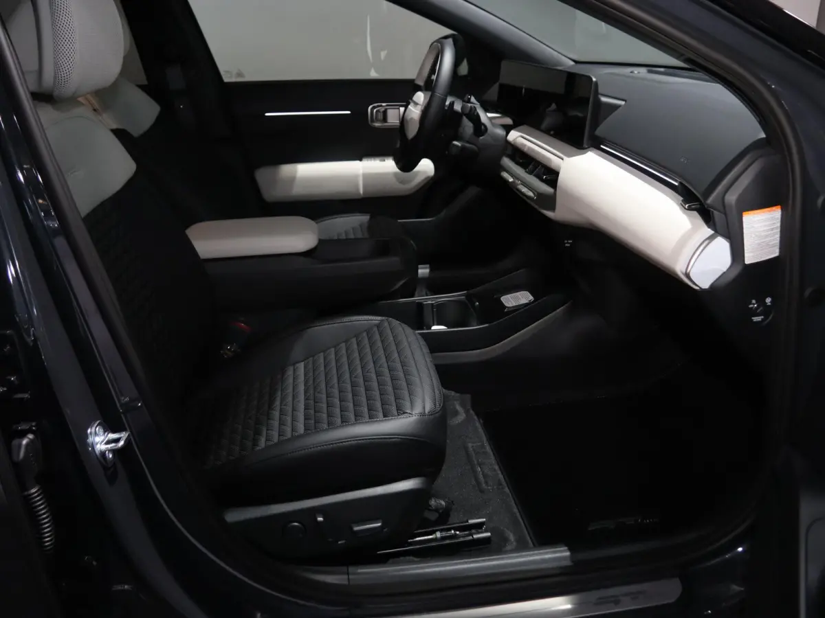 GT-Line Business Edition 81.4 kWh | Adaptieve cruise control | Stoel- en stuurwielverwarming | Achteruitrijcamera | 19" LM velgen GT-Line | LED-koplampen |