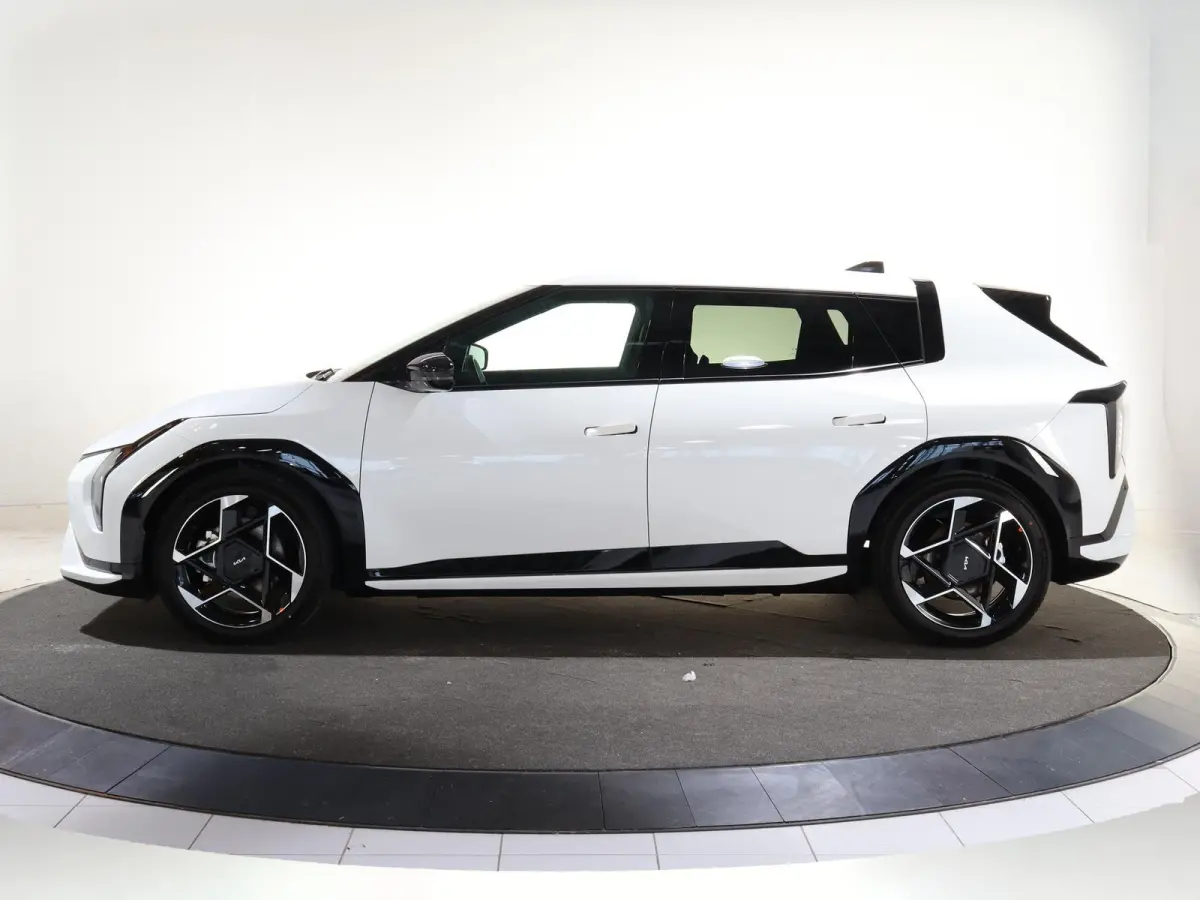 GT-Line Business Edition 81.4 kWh | Adaptieve cruise control | Stoel- en stuurwielverwarming | Achteruitrijcamera | 19" LM velgen GT-Line | LED-koplampen |