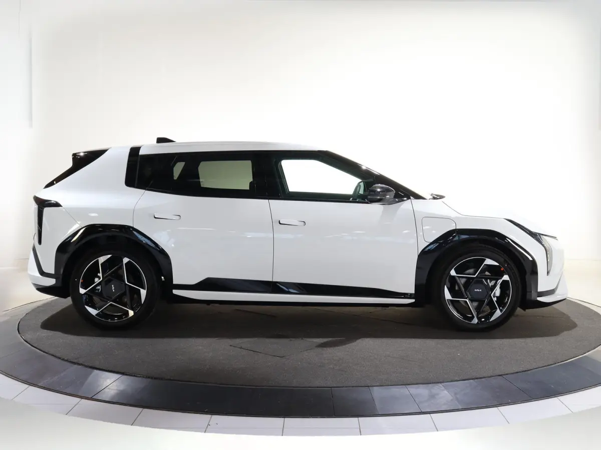 GT-Line Business Edition 81.4 kWh | Adaptieve cruise control | Stoel- en stuurwielverwarming | Achteruitrijcamera | 19" LM velgen GT-Line | LED-koplampen |