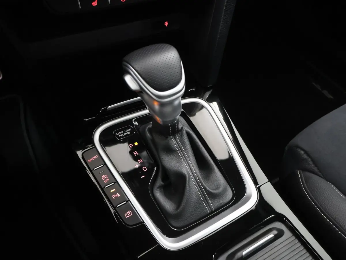1.5 T-GDi GT-Line | Panoramadak | Matrix LED Koplampen | Stoel/Stuurverwarming | Keyless Go | Elektrisch bedienbare achterklep