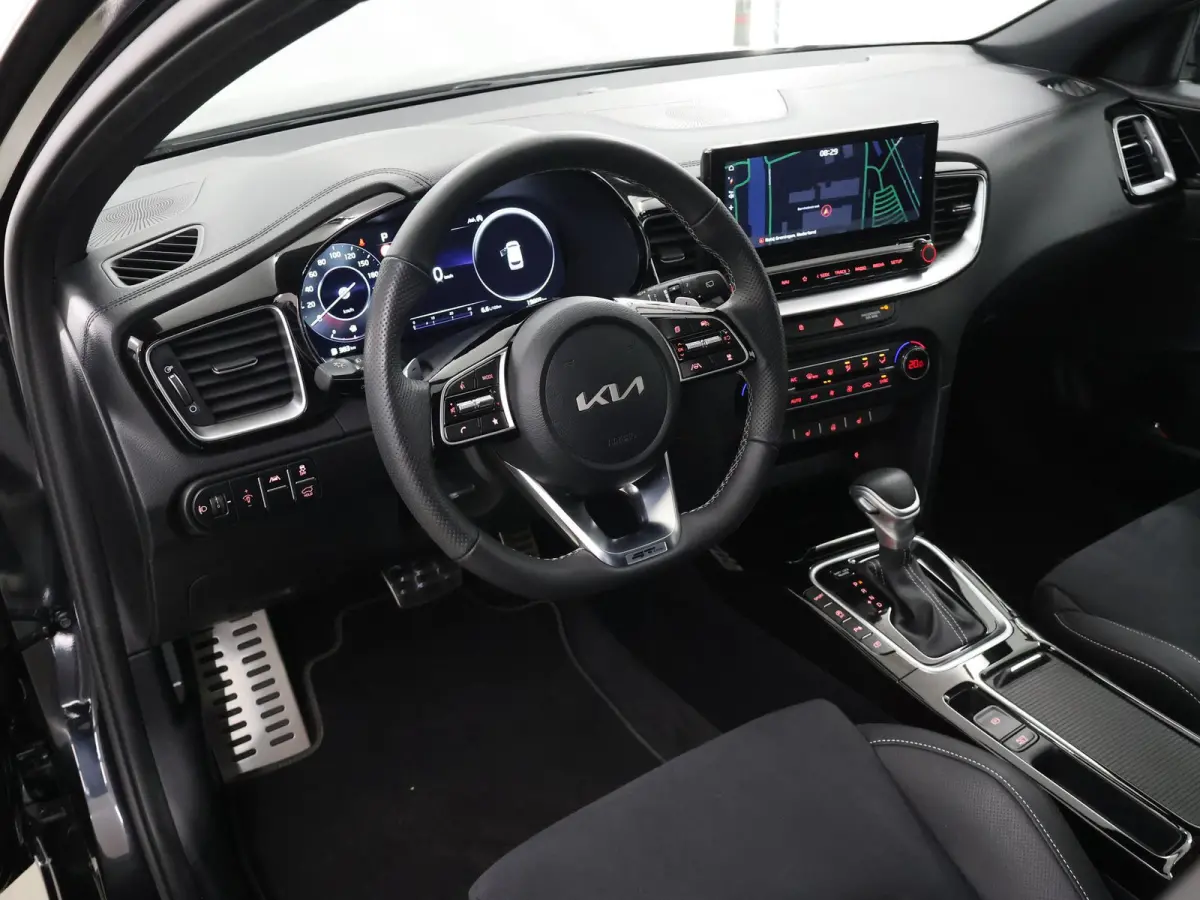 1.5 T-GDi GT-Line | Panoramadak | Matrix LED Koplampen | Stoel/Stuurverwarming | Keyless Go | Elektrisch bedienbare achterklep