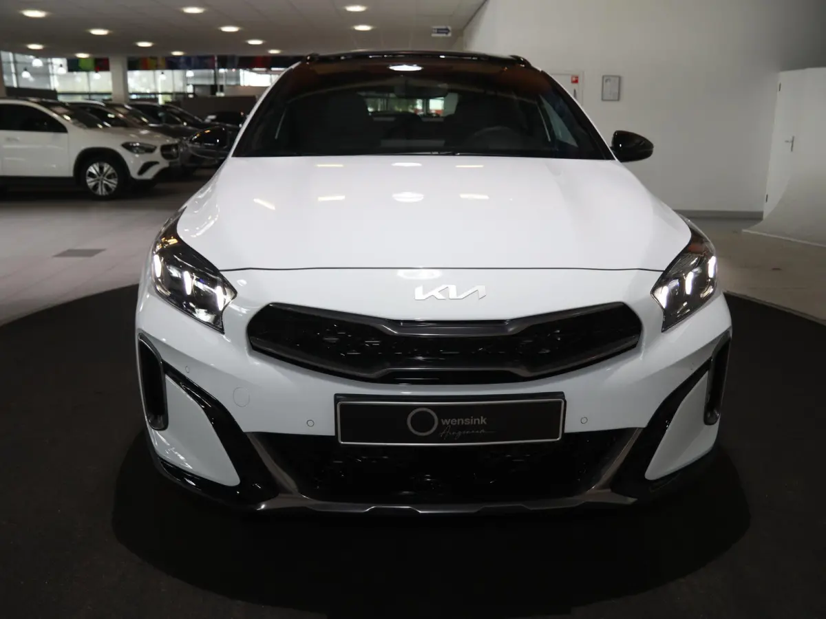 1.5 T-GDi GT-Line | Panoramaschuifdak | Stoelverwarming | LED-koplampen | Dodehoekassistentie  | Achteruitrijcamera | Privacy glass | Stuurwielverwarming |