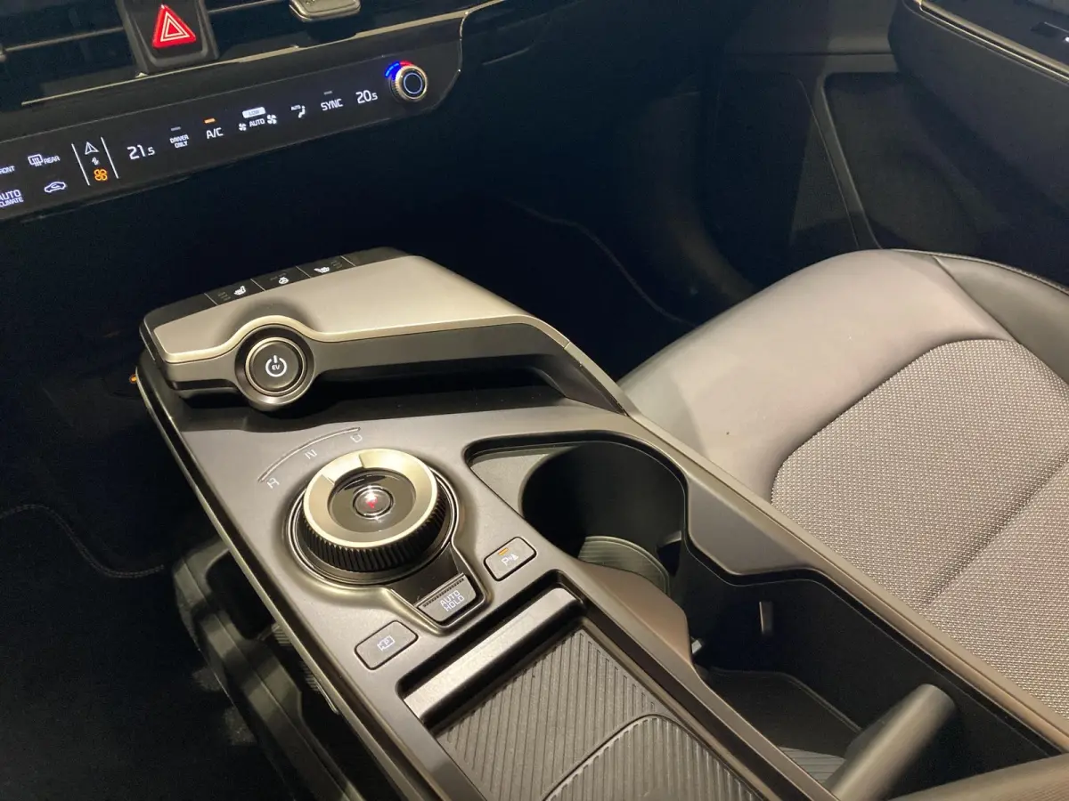 Light Edition 63 kWh | Stoelverwarming | Adaptieve cruise control | Parkeersensoren | Stuurwiel verwarmd |