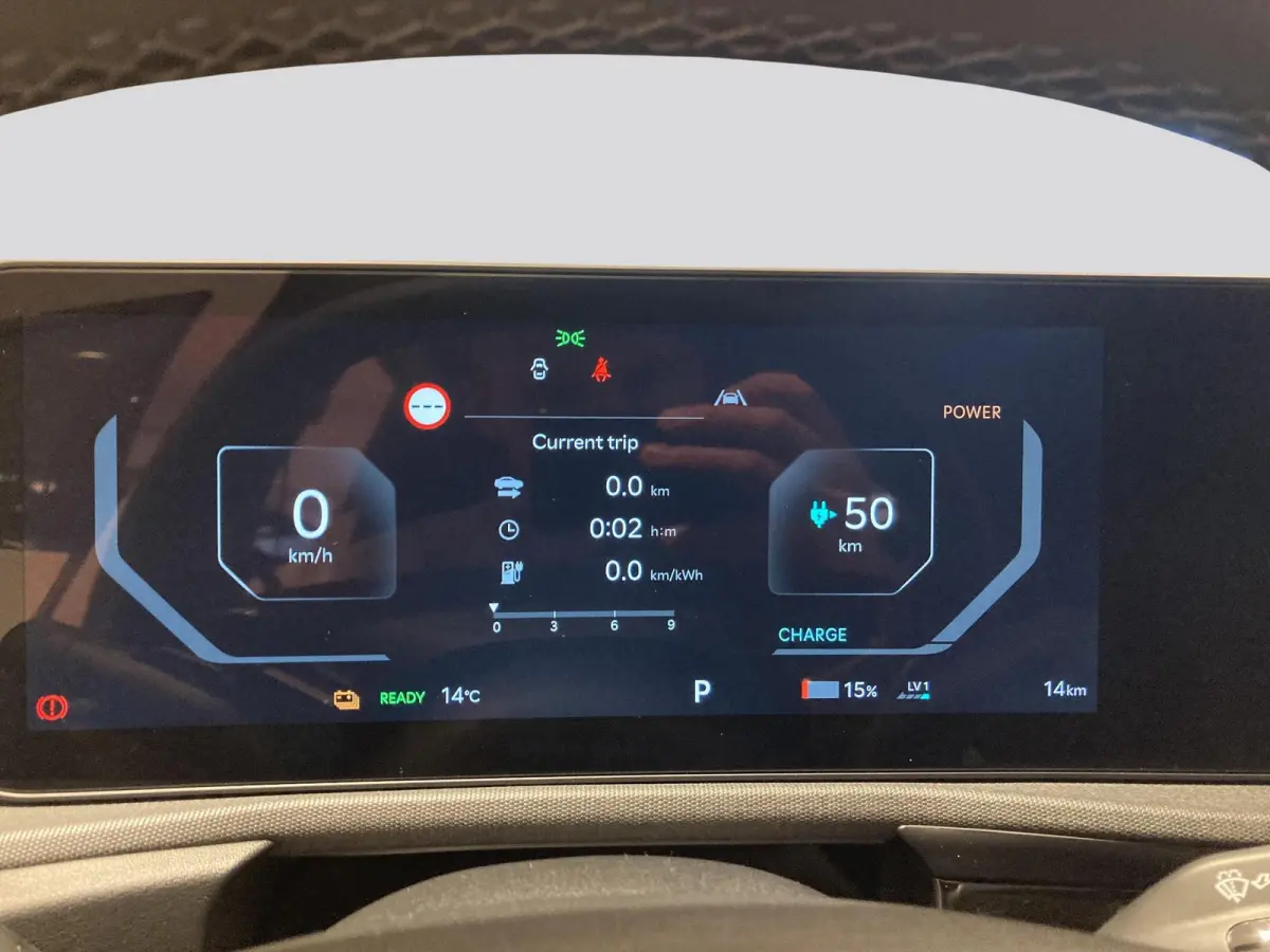 Light Edition 63 kWh | Stoelverwarming | Adaptieve cruise control | Parkeersensoren | Stuurwiel verwarmd |