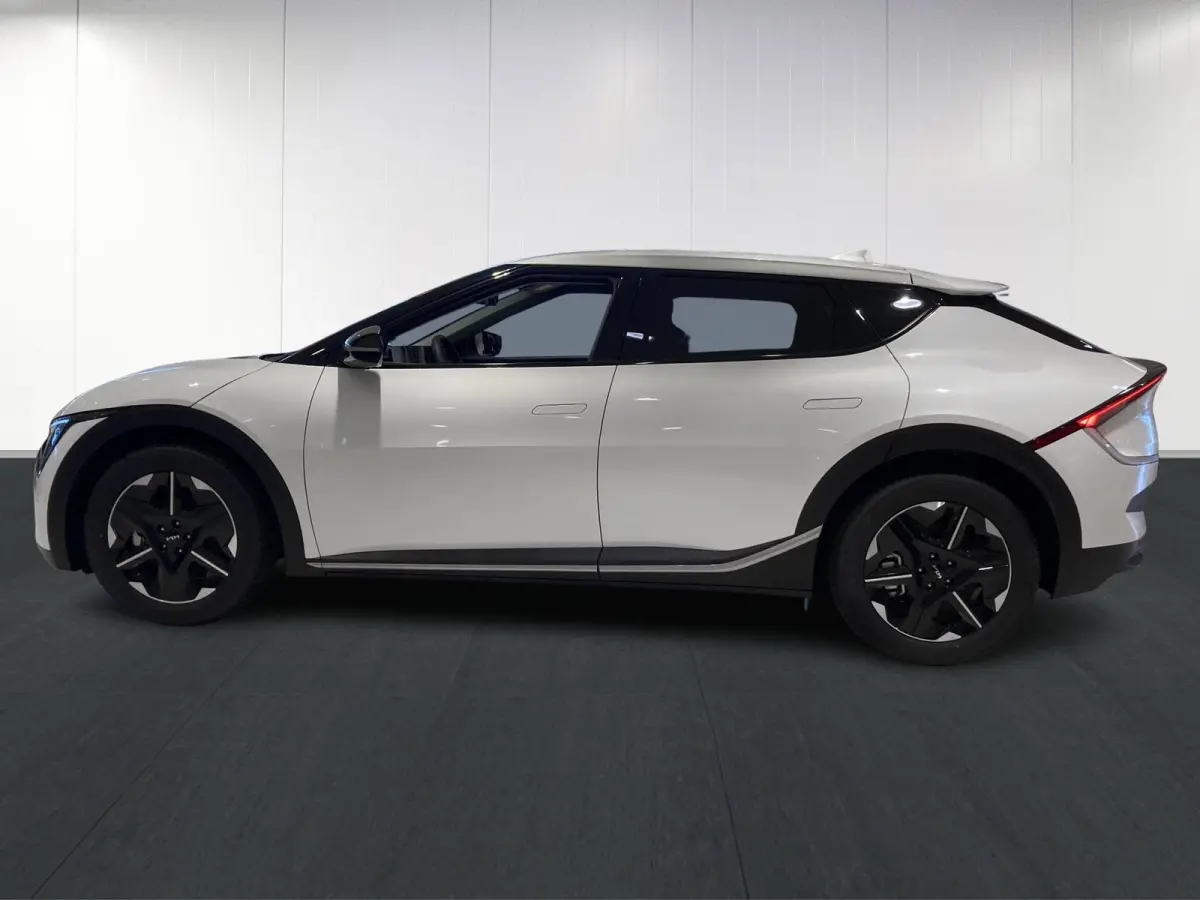 Light Edition 63 kWh | Stoelverwarming | Adaptieve cruise control | Parkeersensoren | Stuurwiel verwarmd |