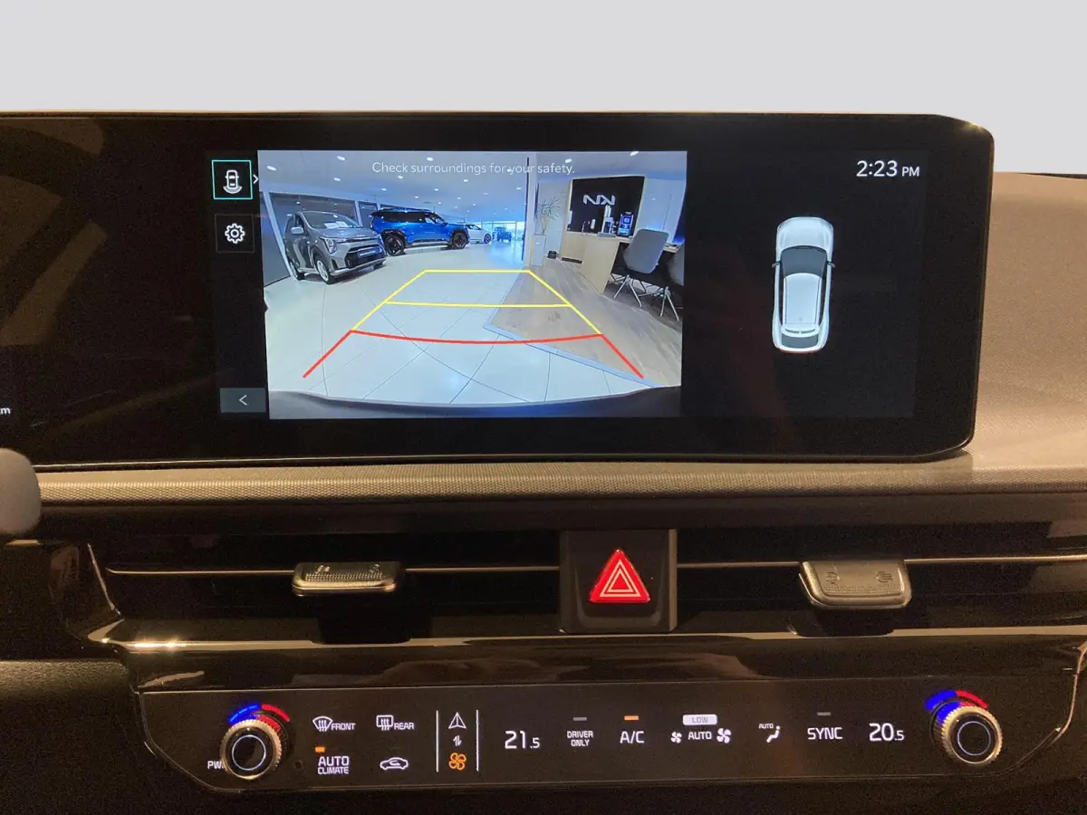 Light Edition 63 kWh | Stoelverwarming | Adaptieve cruise control | Parkeersensoren | Stuurwiel verwarmd |