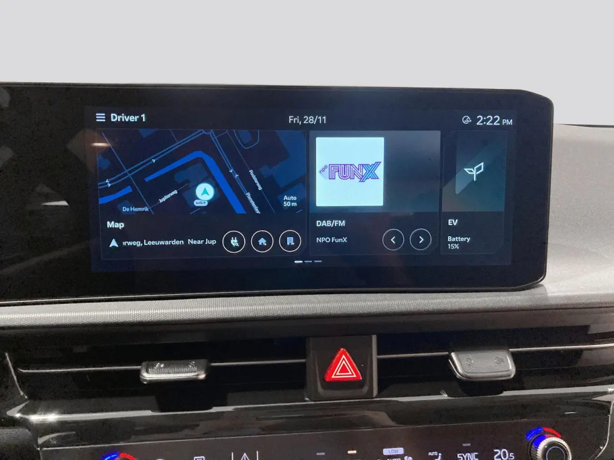Light Edition 63 kWh | Stoelverwarming | Adaptieve cruise control | Parkeersensoren | Stuurwiel verwarmd |