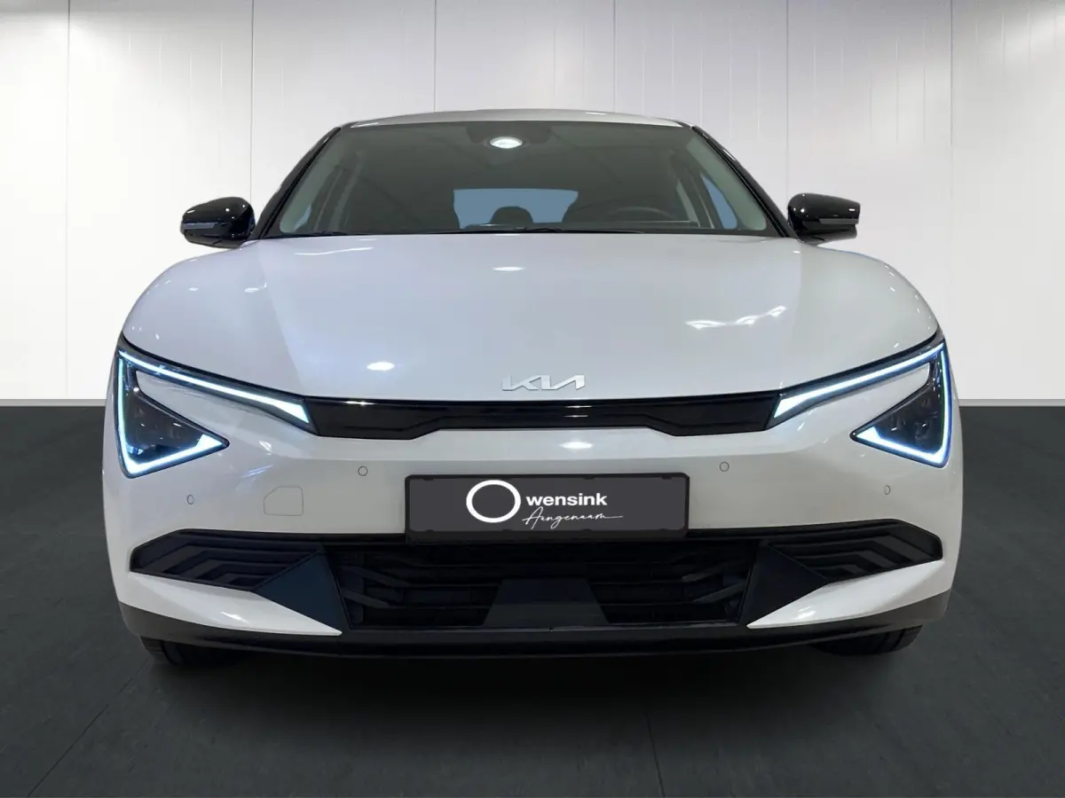 Light Edition 63 kWh | Stoelverwarming | Adaptieve cruise control | Parkeersensoren | Stuurwiel verwarmd |