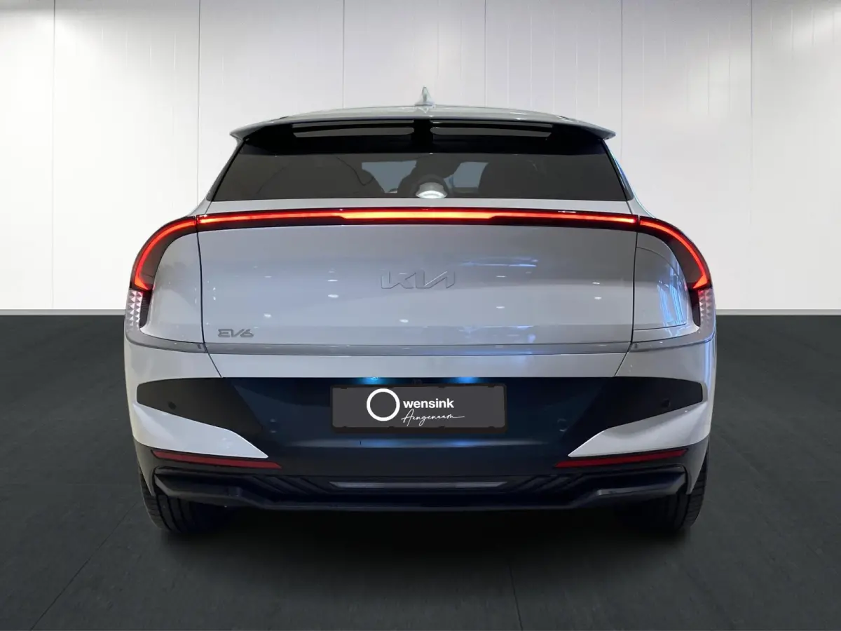 Light Edition 63 kWh | Stoelverwarming | Adaptieve cruise control | Parkeersensoren | Stuurwiel verwarmd |