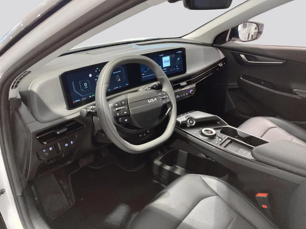 Light Edition 63 kWh | Stoelverwarming | Adaptieve cruise control | Parkeersensoren | Stuurwiel verwarmd |