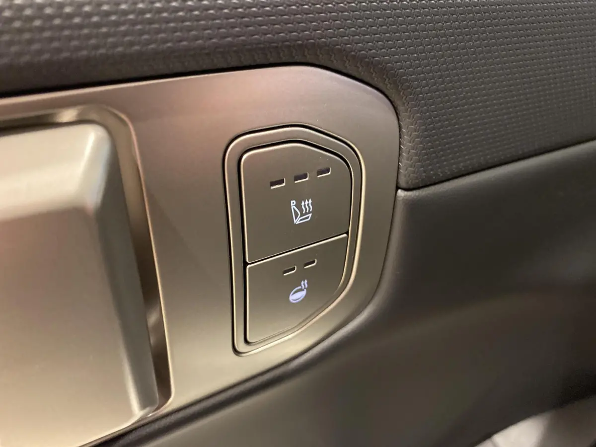 GT-Line Business Edition 81.4 kWh | Adaptieve cruise control | Stoel- en stuurwielverwarming | Achteruitrijcamera | 19" LM velgen GT-Line | LED-koplampen |