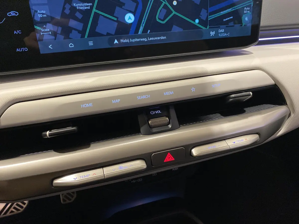 GT-Line Business Edition 81.4 kWh | Adaptieve cruise control | Stoel- en stuurwielverwarming | Achteruitrijcamera | 19" LM velgen GT-Line | LED-koplampen |