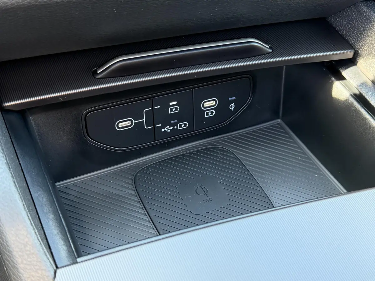 1.6 T-GDi Hybrid GT-Line Snel Leverbaar | Head-up display | Stoelverwarming | Schuif/kanteldak | Camera