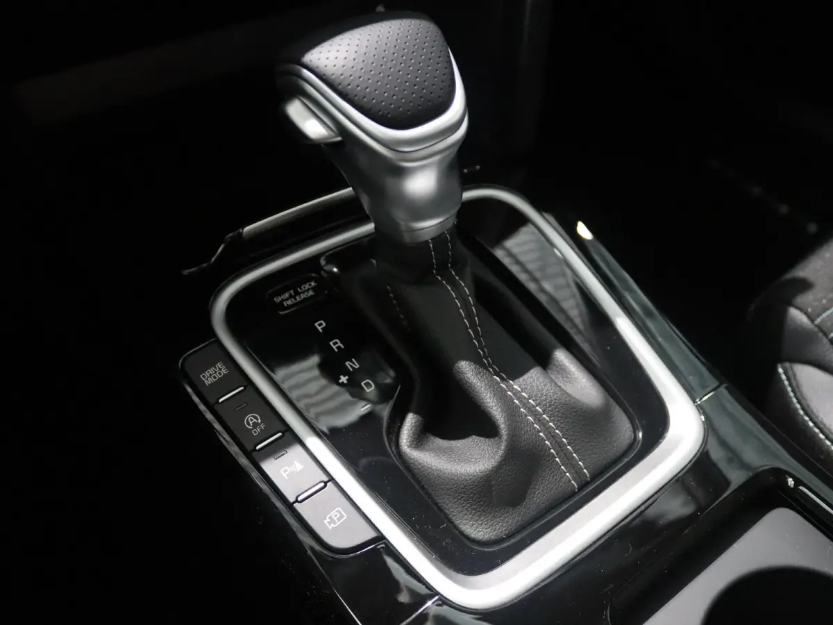 1.0 T-GDi Design Edition | Trekhaak | JBL | Stoelverwarming | Parkeersensoren | LED Koplampen | Dodehoekassistentie  | Adaptieve cruise control | Stuurwiel verwarmd |