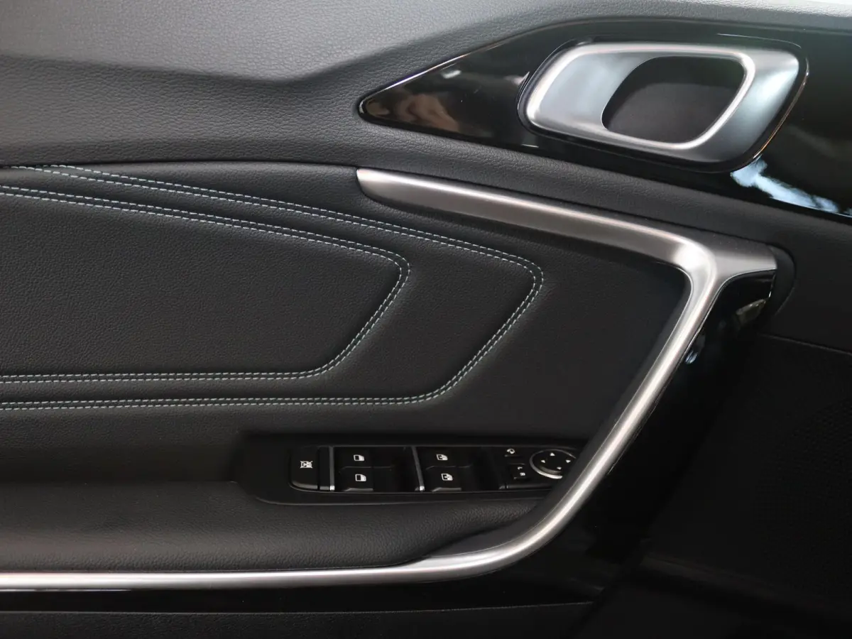 1.0 T-GDi Design Edition | Trekhaak | JBL | Stoelverwarming | Parkeersensoren | LED Koplampen | Dodehoekassistentie  | Adaptieve cruise control | Stuurwiel verwarmd |