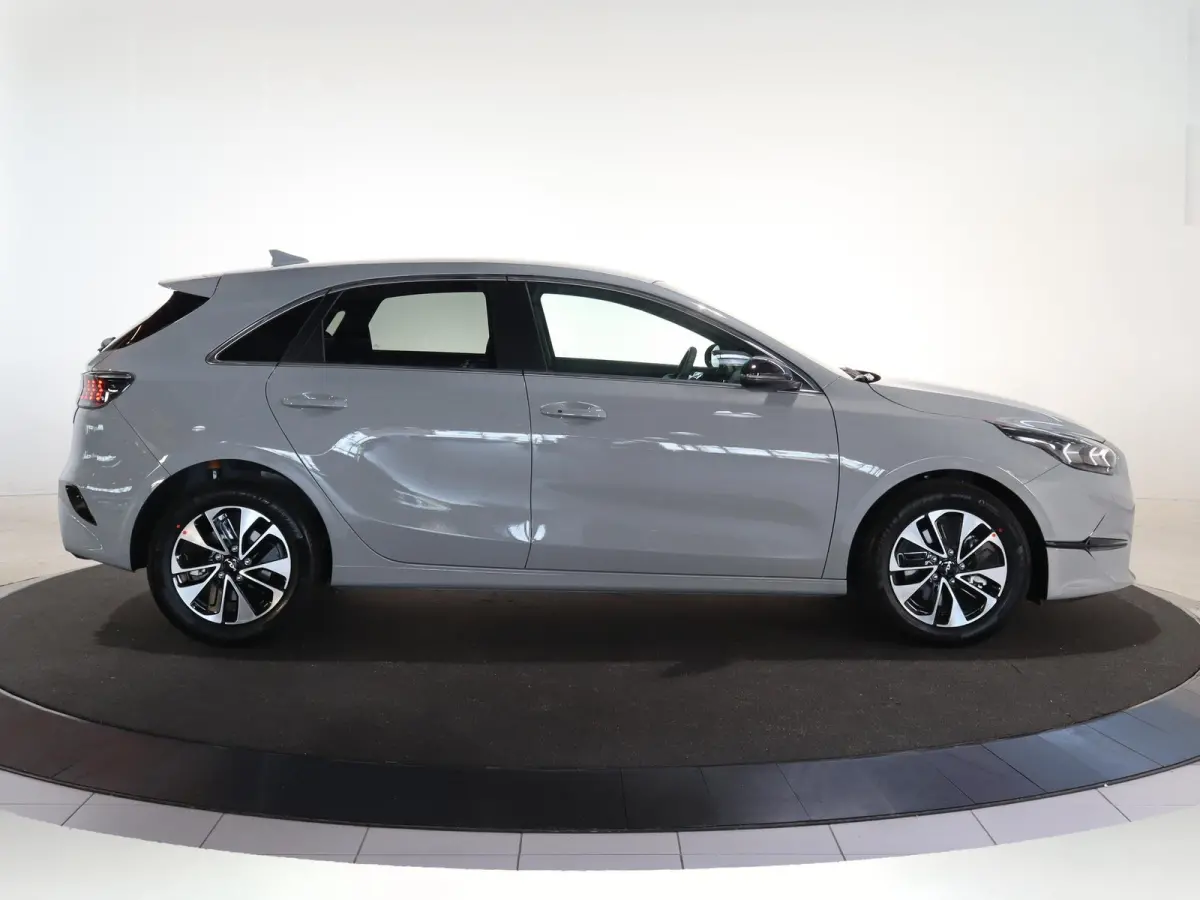 1.0 T-GDi Design Edition | Trekhaak | JBL | Stoelverwarming | Parkeersensoren | LED Koplampen | Dodehoekassistentie  | Adaptieve cruise control | Stuurwiel verwarmd |