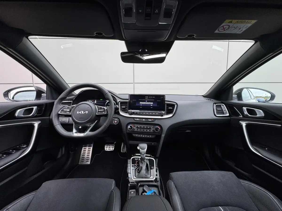1.5 T-GDi DCT7 GT-Line | Panoramaschuifdak | Stoelverwarming | LED-koplampen | Dodehoekassistentie  | Achteruitrijcamera | Privacy glass | Stuurwielverwarming |