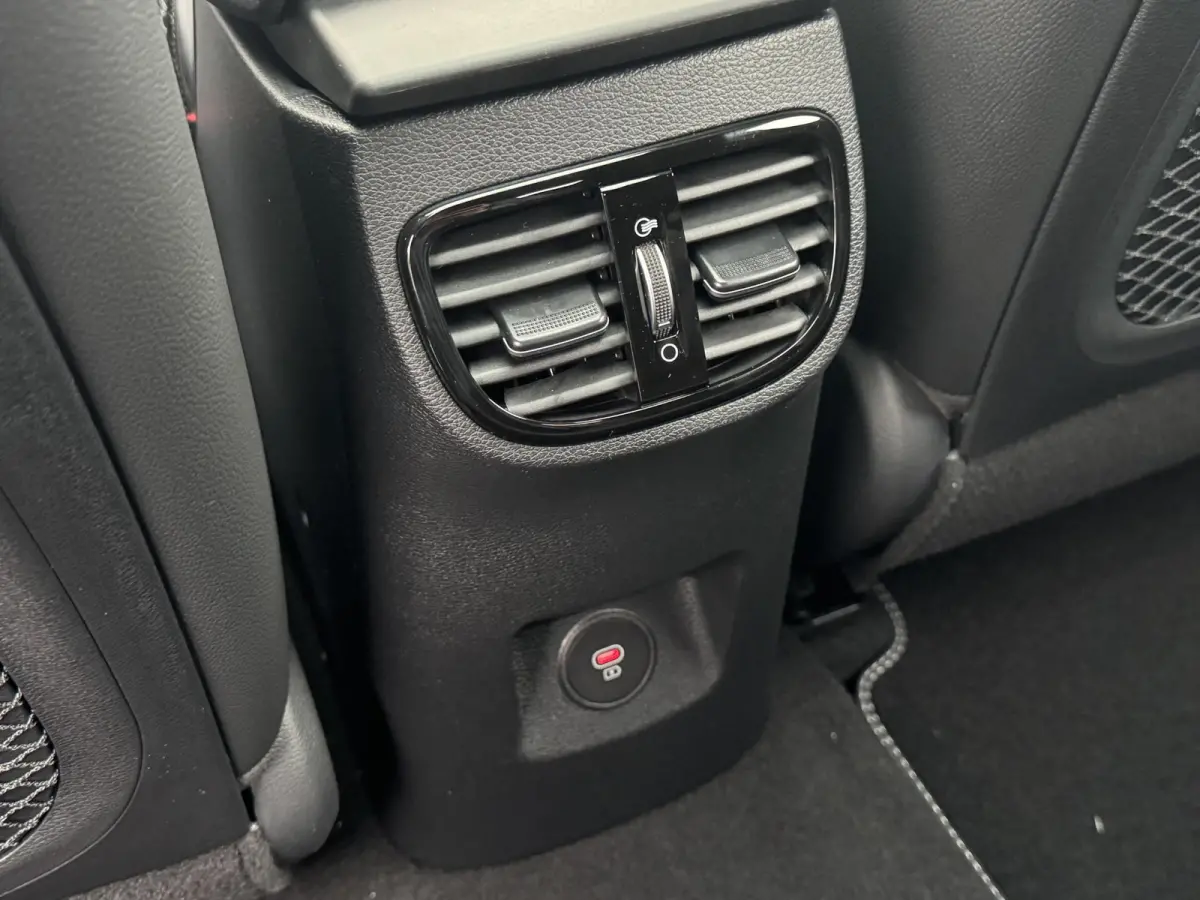 1.5 T-GDi DCT7 GT-Line | Panoramaschuifdak | Stoelverwarming | LED-koplampen | Dodehoekassistentie  | Achteruitrijcamera | Privacy glass | Stuurwielverwarming |