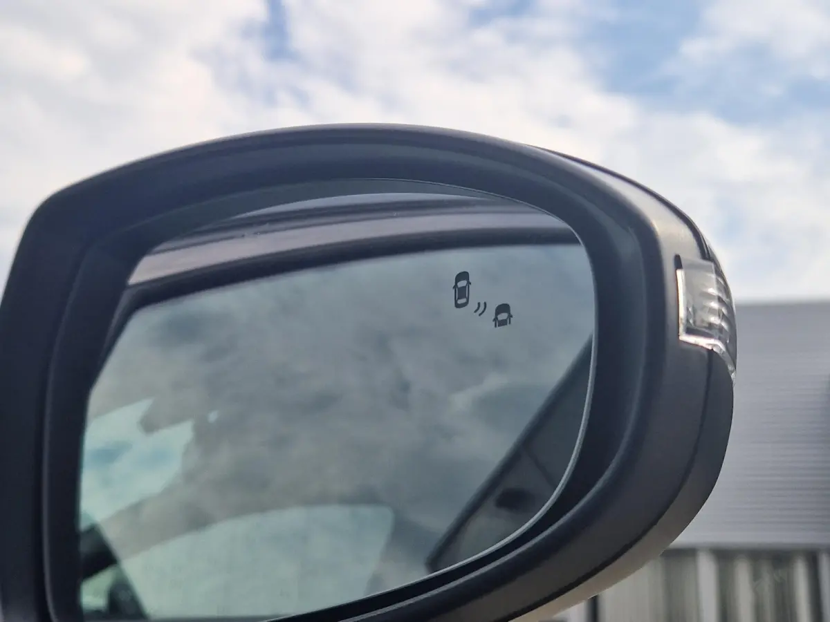 1.5 T-GDi GT-PlusLine | Panoramaschuifdak | Stoelverwarming | LED-koplampen | Dodehoekassistentie  | Achteruitrijcamera | Privacy glass | Stuurwielverwarming |