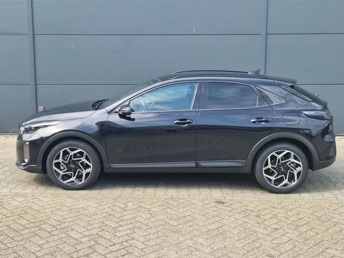 1.5 T-GDi GT-PlusLine | Panoramaschuifdak | Stoelverwarming | LED-koplampen | Dodehoekassistentie  | Achteruitrijcamera | Privacy glass | Stuurwielverwarming |