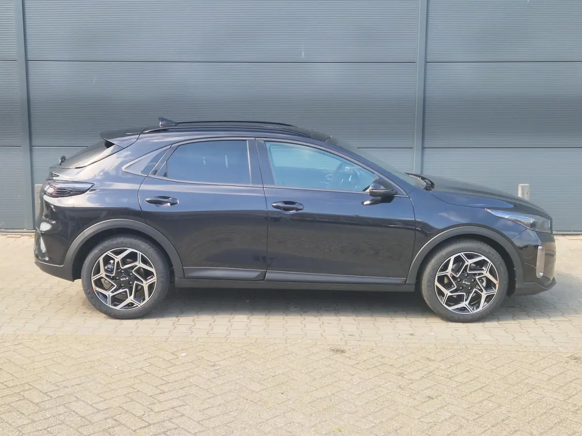 1.5 T-GDi GT-PlusLine | Panoramaschuifdak | Stoelverwarming | LED-koplampen | Dodehoekassistentie  | Achteruitrijcamera | Privacy glass | Stuurwielverwarming |