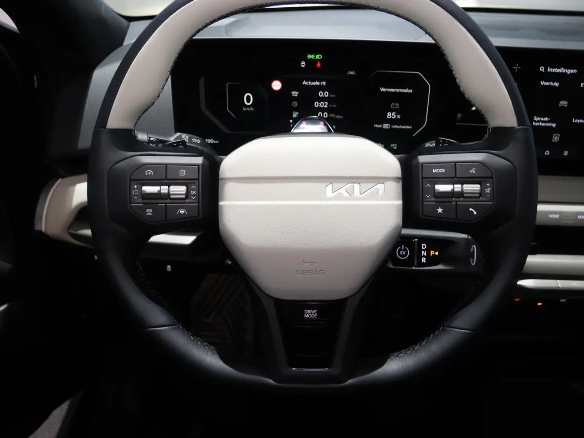 GT-Line Business Edition 81.4 kWh | Adaptieve cruise control | Stoel- en stuurwielverwarming | Achteruitrijcamera | 19" LM velgen GT-Line | LED-koplampen |
