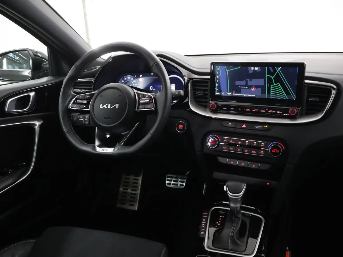 1.5 T-GDi GT-Line | Panoramadak | Matrix LED Koplampen | Stoel/Stuurverwarming | Keyless Go | Elektrisch bedienbare achterklep