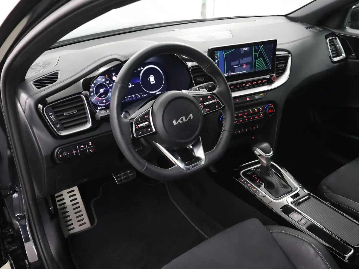 1.5 T-GDi GT-Line | Panoramadak | Matrix LED Koplampen | Stoel/Stuurverwarming | Keyless Go | Elektrisch bedienbare achterklep