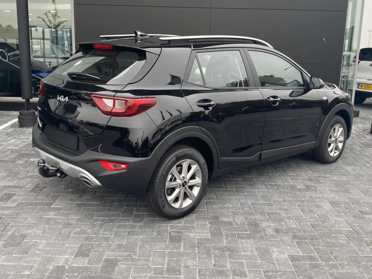 1.0 T-GDi MHEV DynamicLine | vanaf € 429,- per maand | LED-koplampen | Cruise control | Achteruitrijcamera | Dakrails | Lichtmetalen velgen |