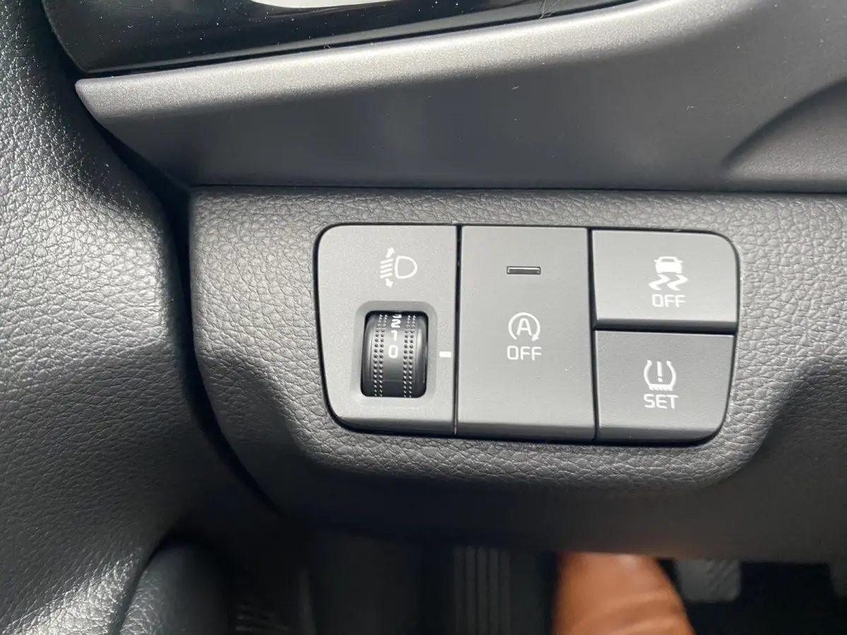 1.0 T-GDi MHEV DynamicLine | vanaf € 429,- per maand | LED-koplampen | Cruise control | Achteruitrijcamera | Dakrails | Lichtmetalen velgen |
