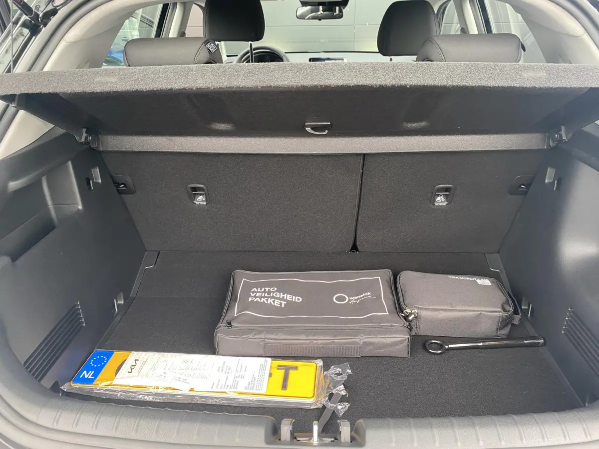 1.0 T-GDi MHEV DynamicLine | vanaf € 429,- per maand | LED-koplampen | Cruise control | Achteruitrijcamera | Dakrails | Lichtmetalen velgen |