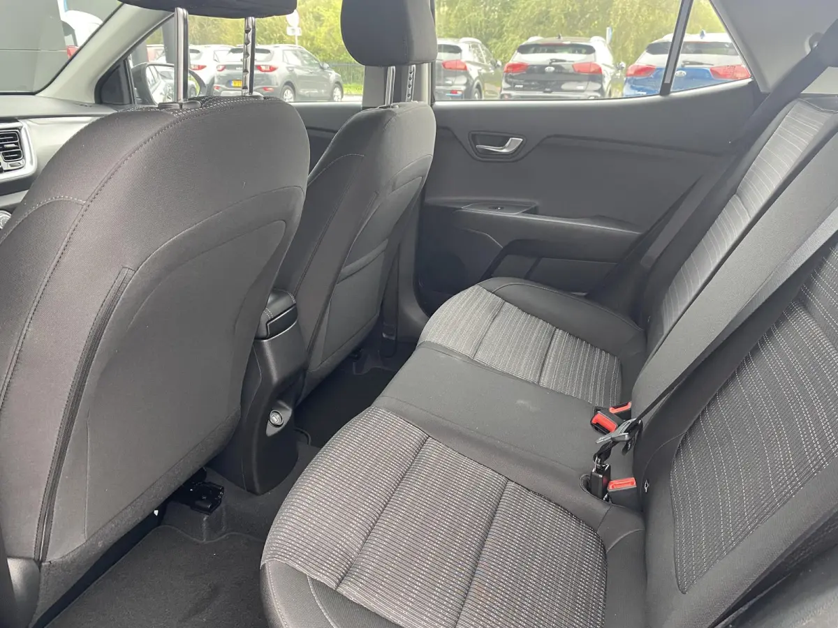 1.0 T-GDi MHEV DynamicLine | vanaf € 429,- per maand | LED-koplampen | Cruise control | Achteruitrijcamera | Dakrails | Lichtmetalen velgen |