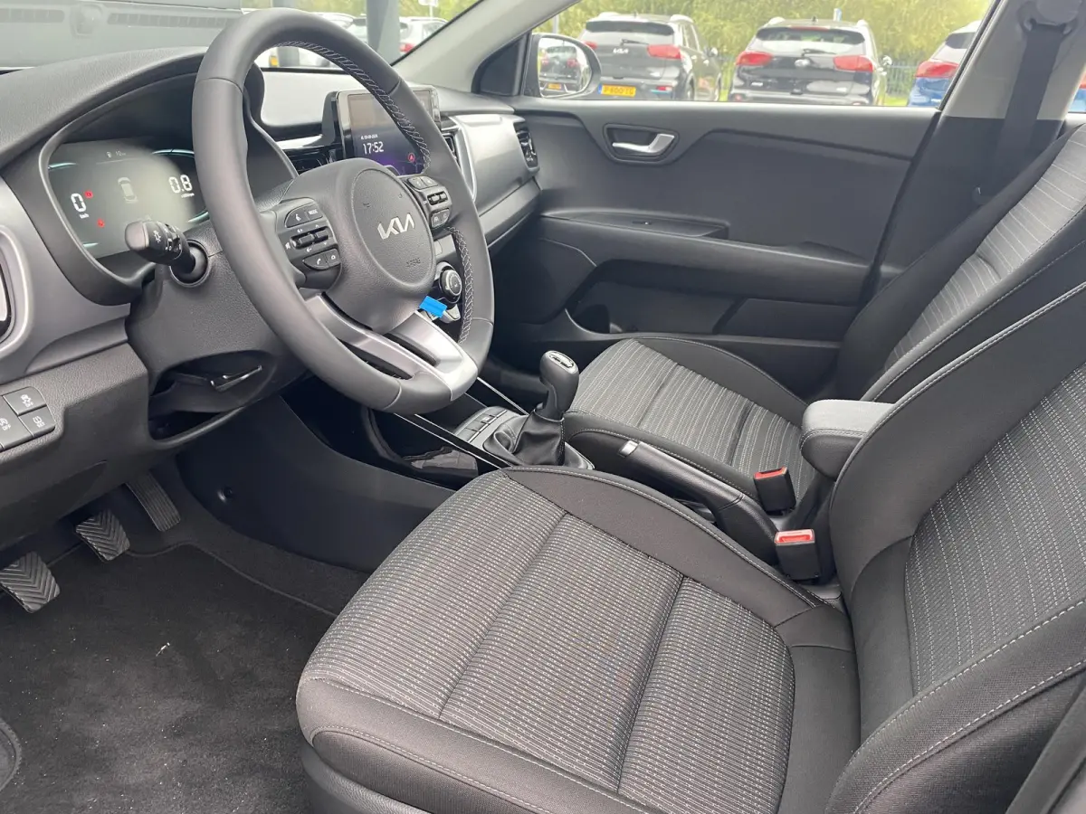 1.0 T-GDi MHEV DynamicLine | vanaf € 429,- per maand | LED-koplampen | Cruise control | Achteruitrijcamera | Dakrails | Lichtmetalen velgen |
