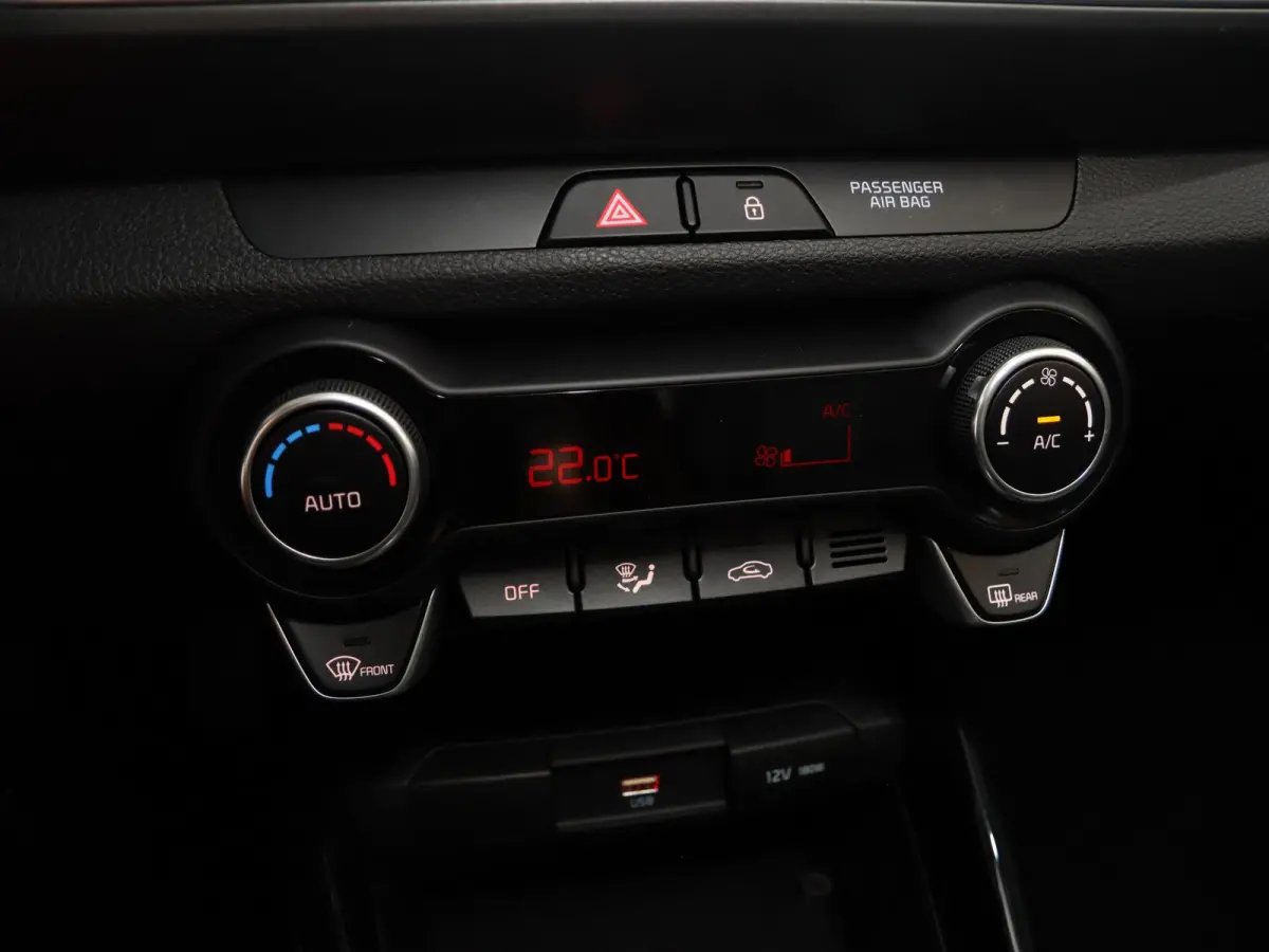 1.0 T-GDi MHEV DynamicLine | vanaf € 429,- per maand | Achteruit Camera | Climate Control | Apple Carplay/Android auto | Elektrische ramen | Cruise Control |