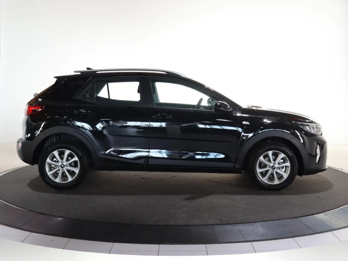 1.0 T-GDi MHEV DynamicLine | vanaf € 429,- per maand | Achteruit Camera | Climate Control | Apple Carplay/Android auto | Elektrische ramen | Cruise Control |