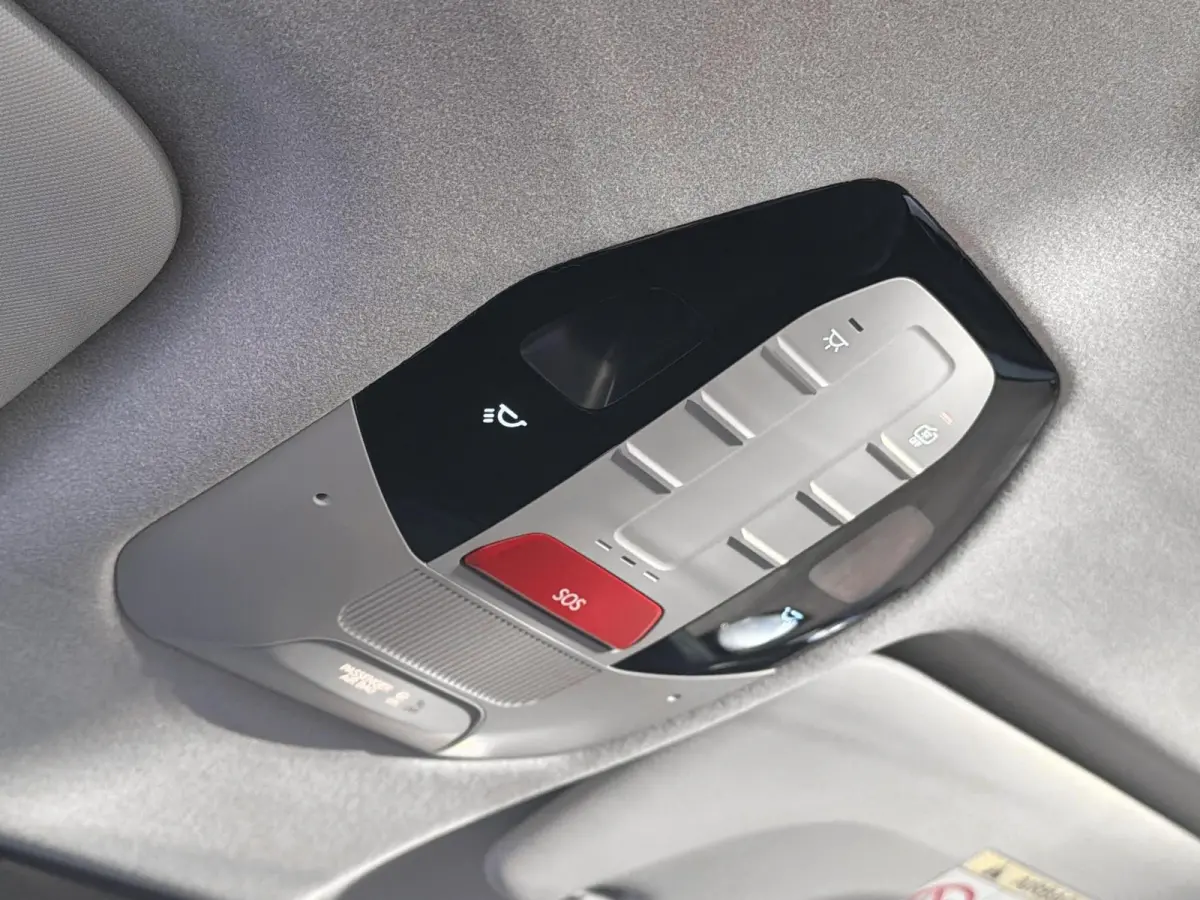 Elite 71.2 kWh | Stoelverwarming | Camera | Adaptieve cruise control | Dodehoekassistentie |