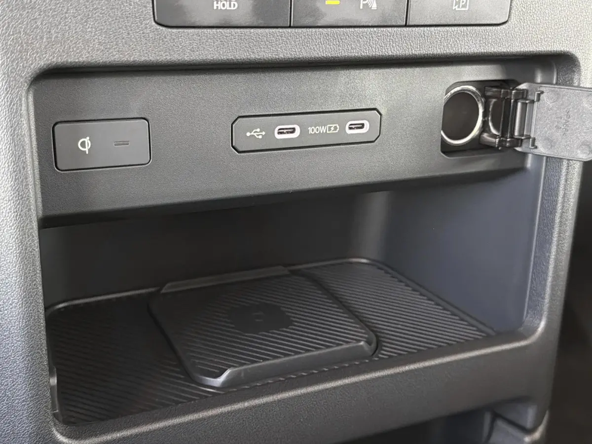 Elite 71.2 kWh | Stoelverwarming | Camera | Adaptieve cruise control | Dodehoekassistentie |