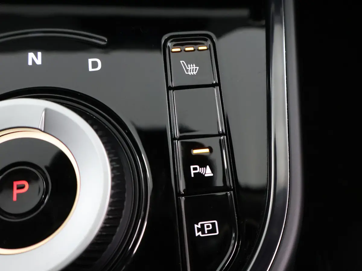 1.6 GDi PHEV DynamicPlusLine Edition | 18” lichtmetalen velgen | Elektrisch verstelbare bestuurdersstoel | Stoel/Stuurwielverwarming | LED Koplampen | Elektrisch bedienbare achterklep |