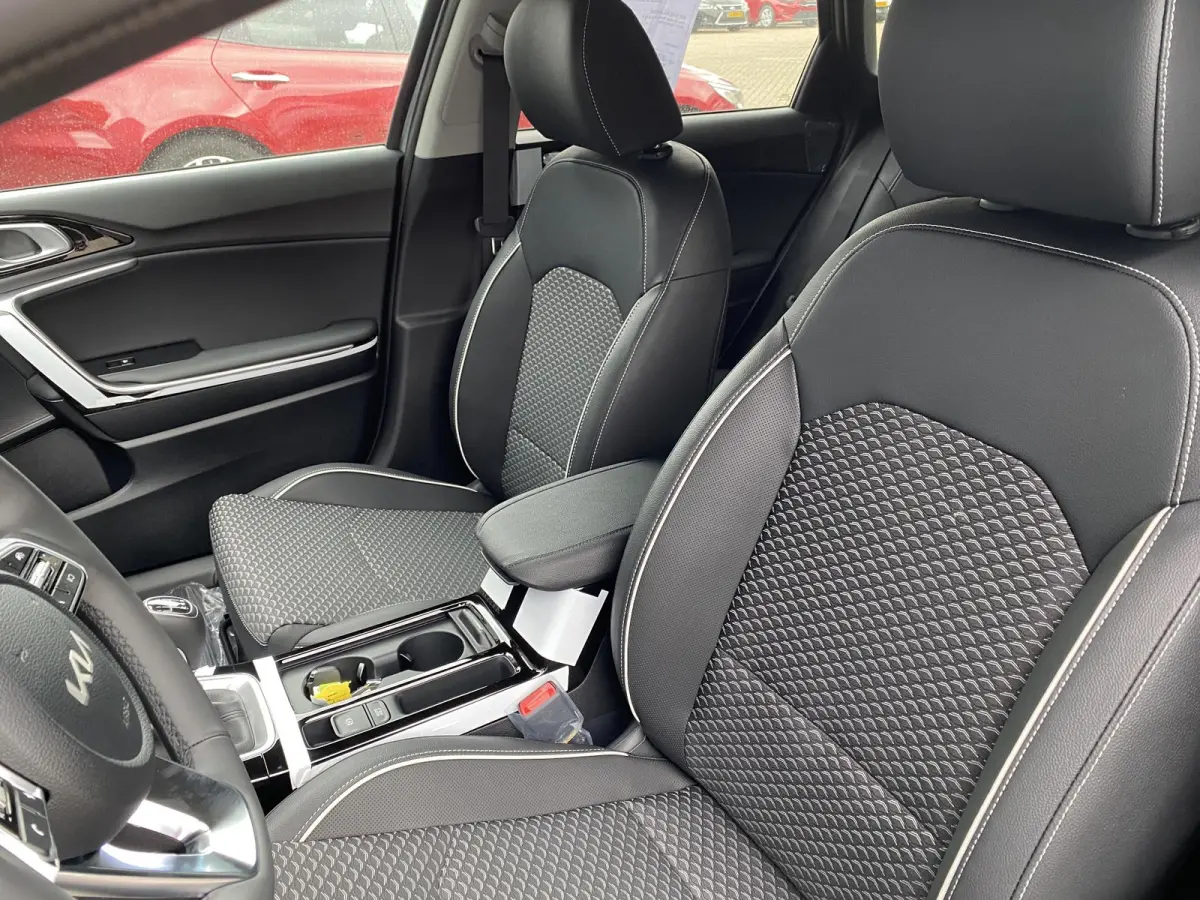 1.0 T-GDi DynamicPlusLine | Stoel/Stuurwielverwarming | Keyless Go | Elektr. Achterklep | Navigatie | Cruise control|