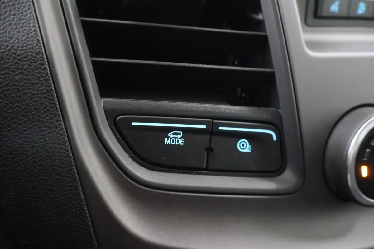 350 2.0 TDCI L4H1 Trend Skeletal | Uit voorraad leverbaar | Karhof Gesloten Bak + Overloopklep | Kenteken 2024 | Bluetooth | Cruise Control | Voorruitverwarming | Laadvermogen 1200KG + |