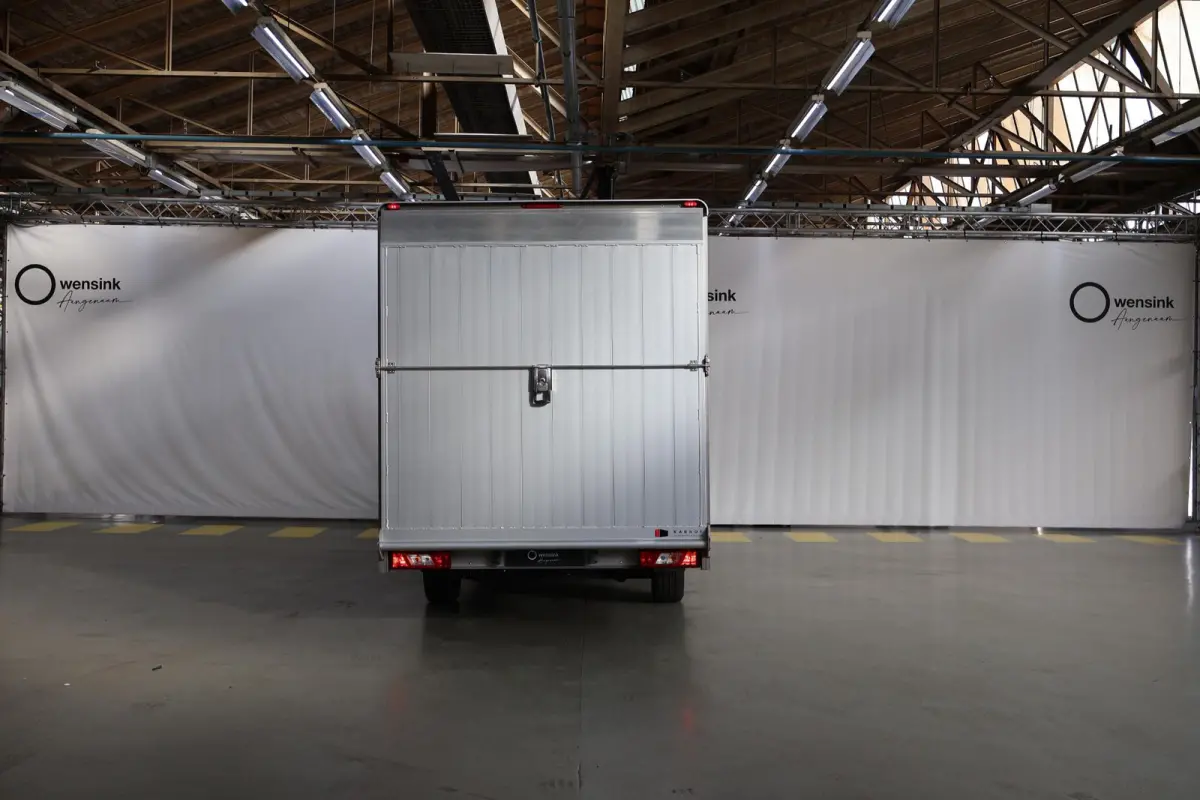 350 2.0 TDCI L4H1 Trend Skeletal | Uit voorraad leverbaar | Karhof Gesloten Bak + Overloopklep | Kenteken 2024 | Bluetooth | Cruise Control | Voorruitverwarming | Laadvermogen 1200KG + |
